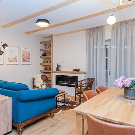 Memel Townhouse Apartamentai * Kłajpeda